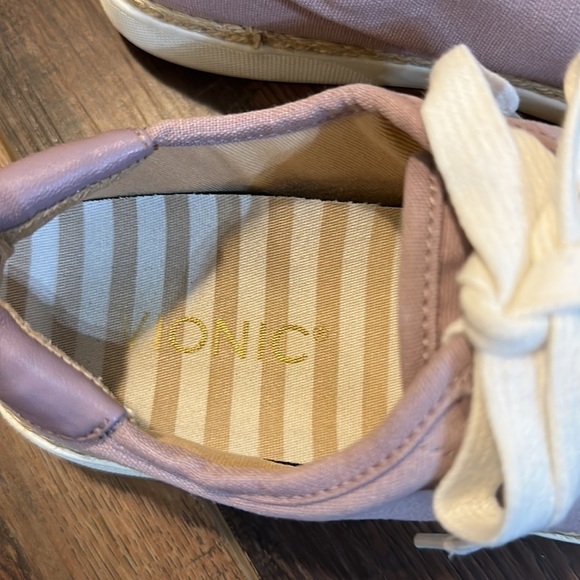 Vionic Sunny Hattie Casual Lace Up Shoes Sneakers Purple Canvas Women’s Size 6 - Picture 2 of 8